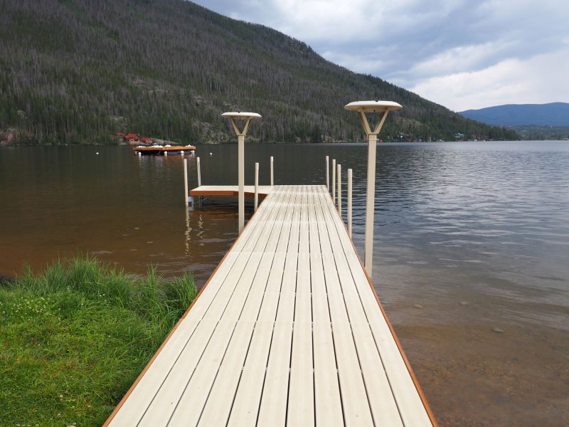 Dock Staining